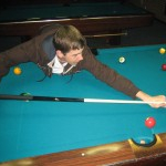 YouGend spielt Billard